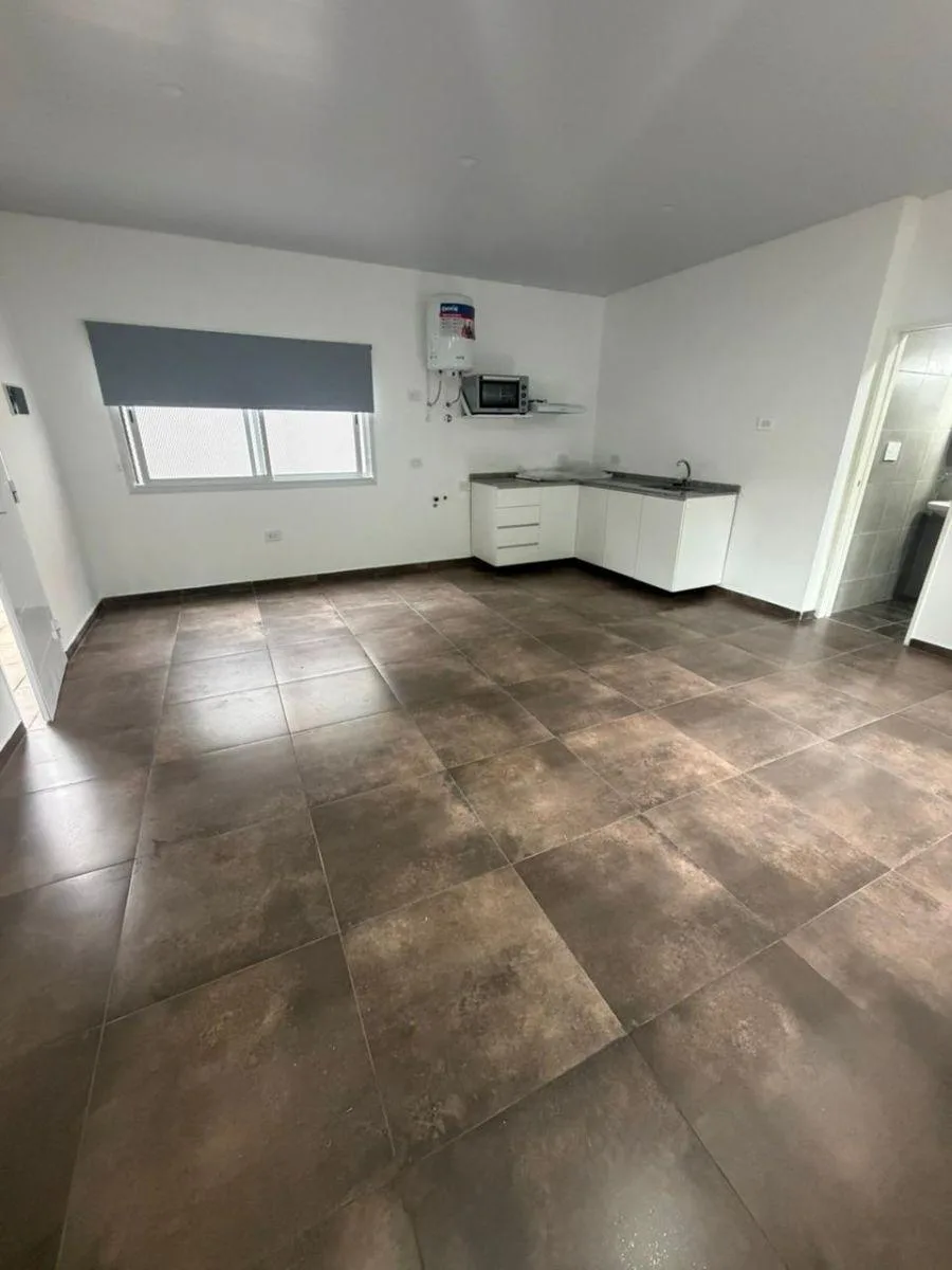 Kitnet térrea no térreo de frente, novo (nunca habitado) em General San Martín