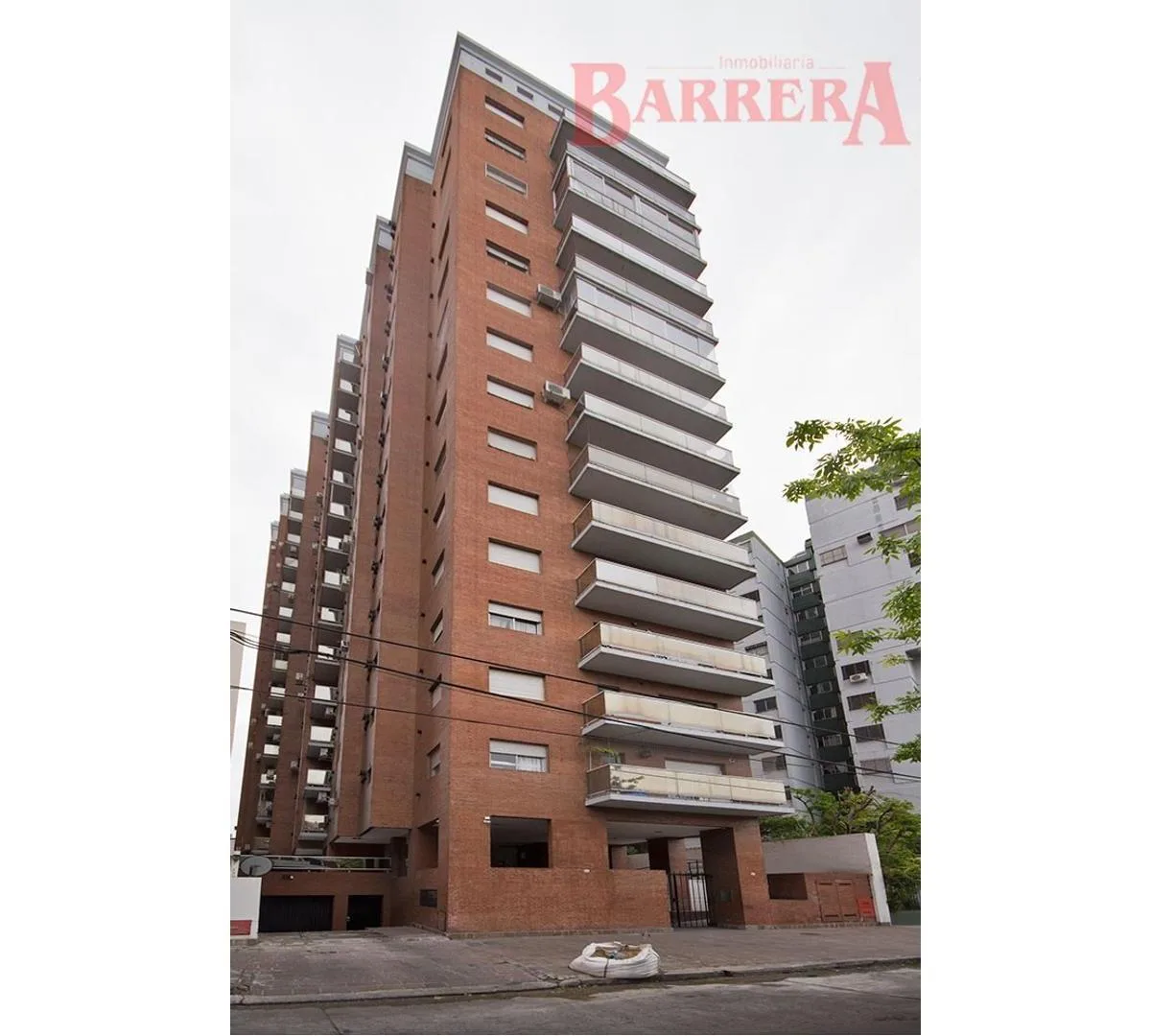 Apartamento de três ambientes no 13º andar com vaga fixa em Colegiales