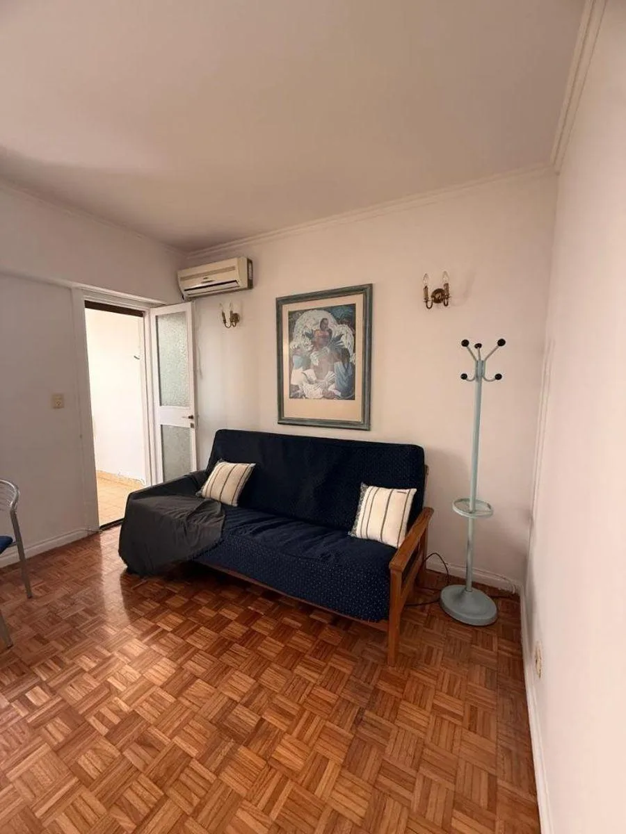 Apartamento de três ambientes semi mobiliado em Recoleta