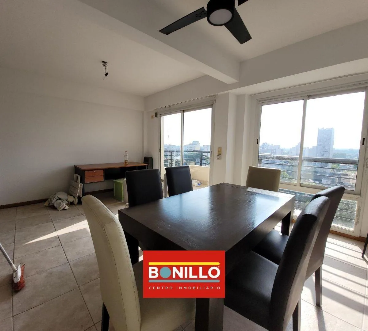 Monoambiente en alquiler con espacio guardacoche en Villa Pueyrredón