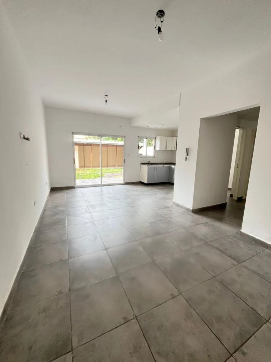 Two-bedroom ground-floor apartment in La Matanza