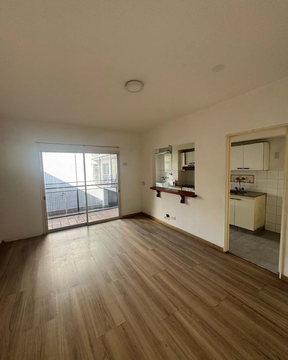 Departamento de 2 ambientes con balcón en Chacarita