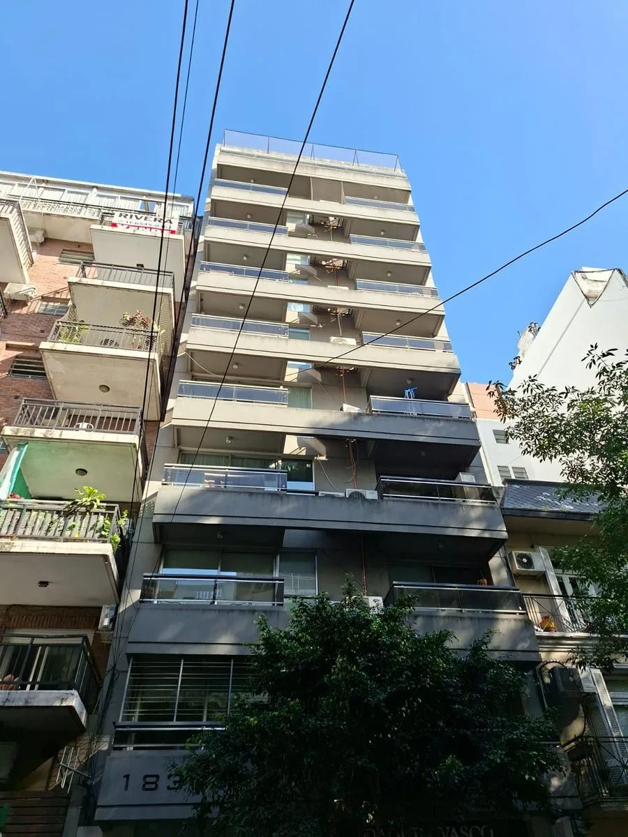 Dpto. 1 Amb Dividido - Ctra. Fte. con Balcón - Exc. Estado