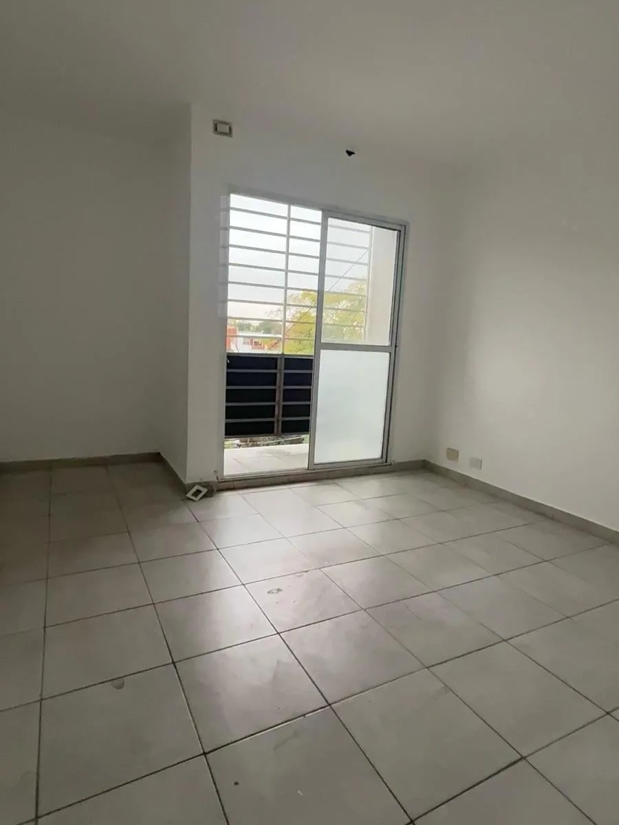 Departamento 2 Amb 2 Piso X Escalera Cochera