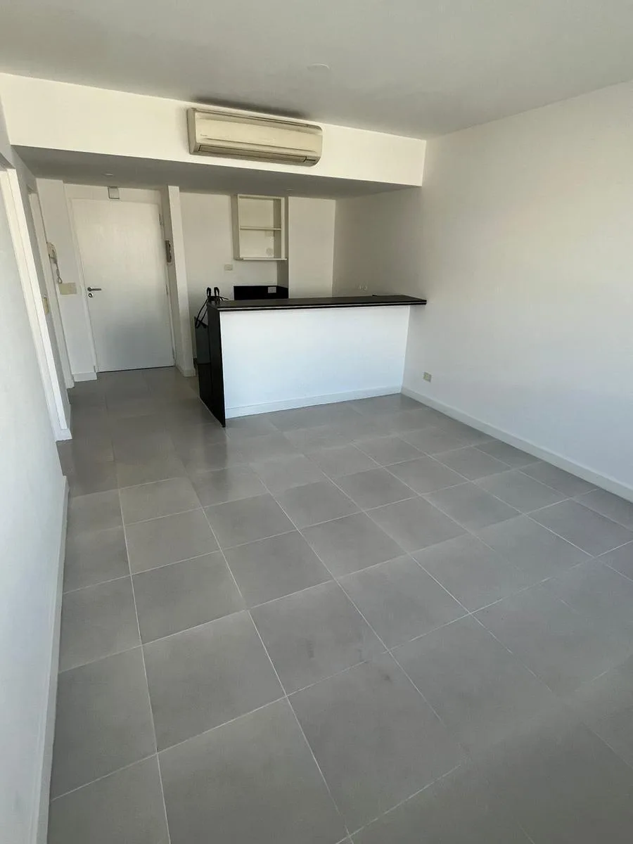 Apartamento de 2 ambientes com 1 suíte e vaga fixa em Recoleta