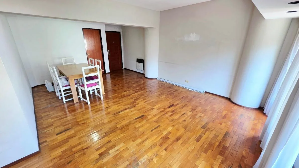 Departamento de 3 ambientes al frente en Ramos Mejía