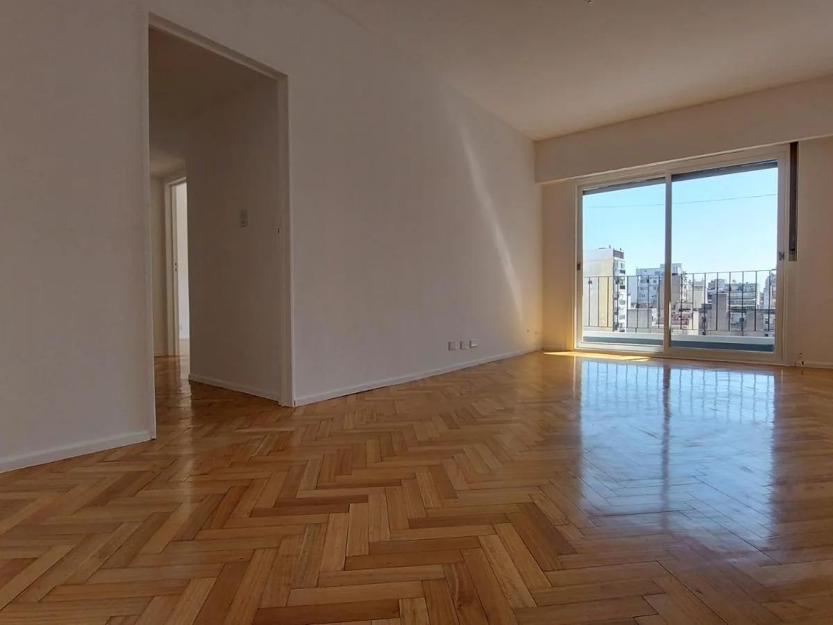 Departamento de 3 ambientes en alquiler con balcón en Balvanera