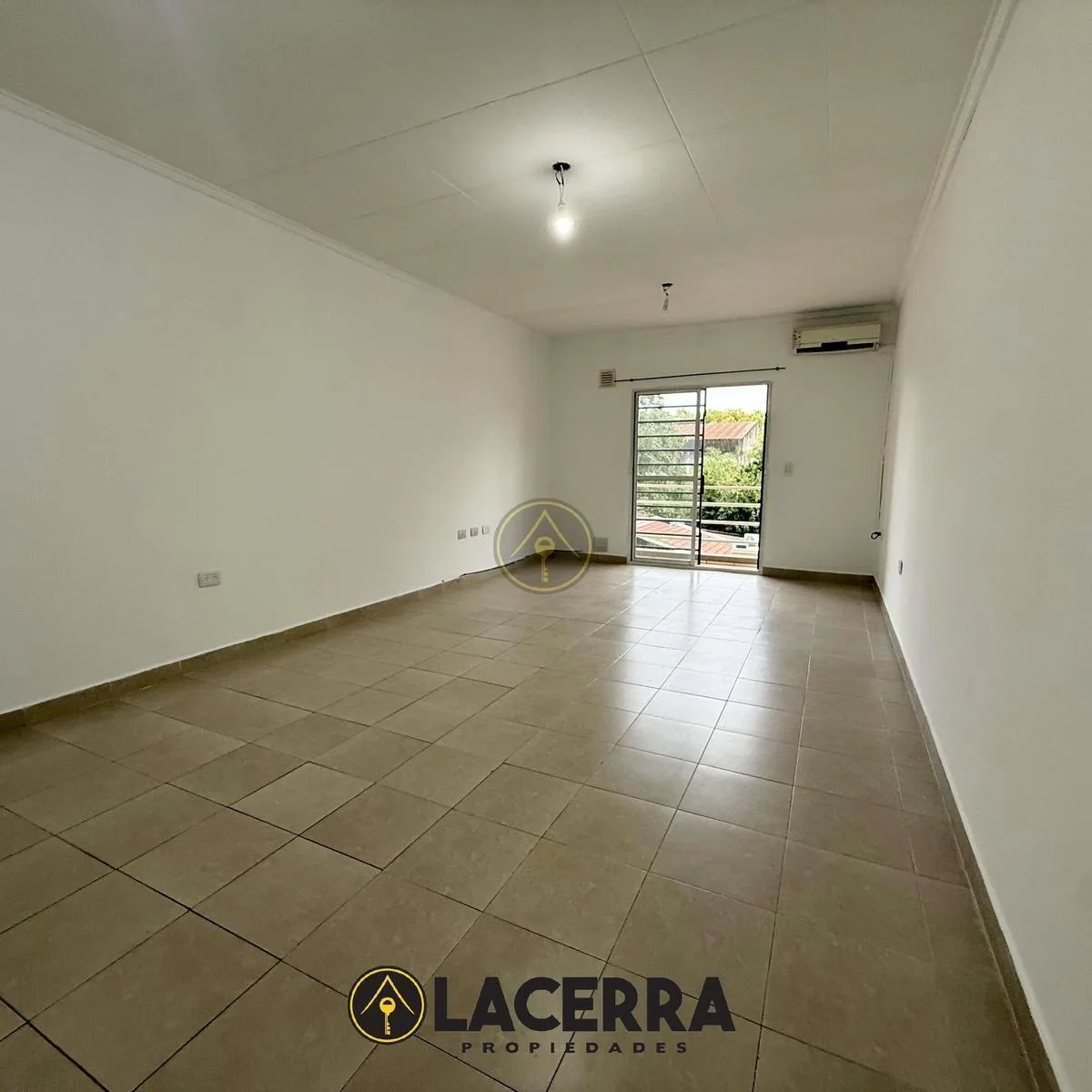 Studio apartment in General San Martín with balcony and parking