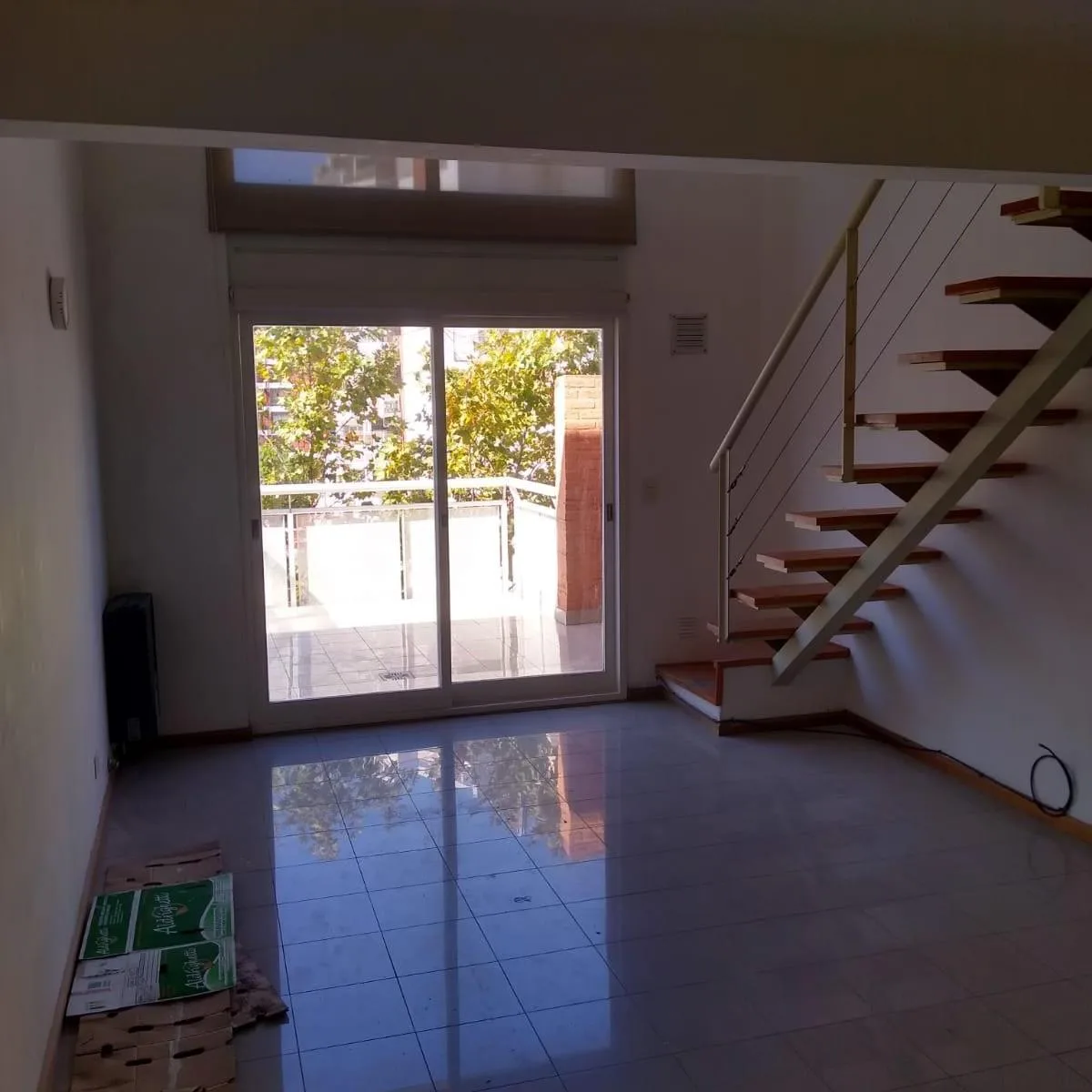Квартира с балконом-террасой окнами на улицу в Villa Crespo