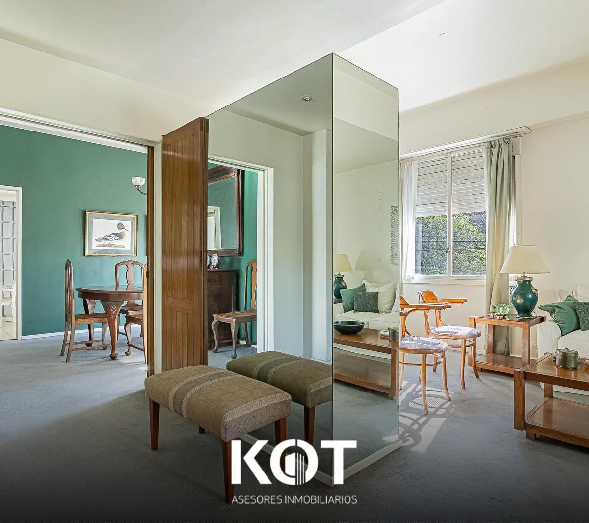 Квартира с 4 спальнями и отдельным помещением в Caballito