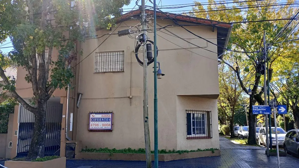 Martinez Casa 3/4 Ambientes a m Av Santa Fe - Excelente Estado