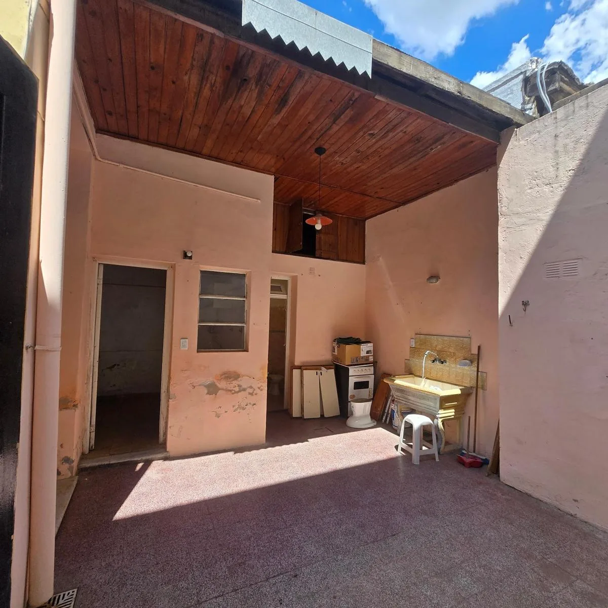 PH de 2 ambientes con entresuelo y patio en Villa Ortúzar