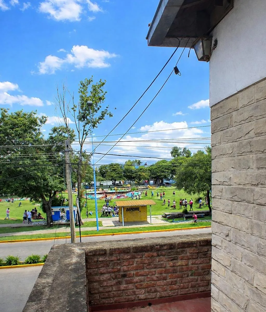 3-room PH-style house with balcony overlooking Parque Urbano in Zárate