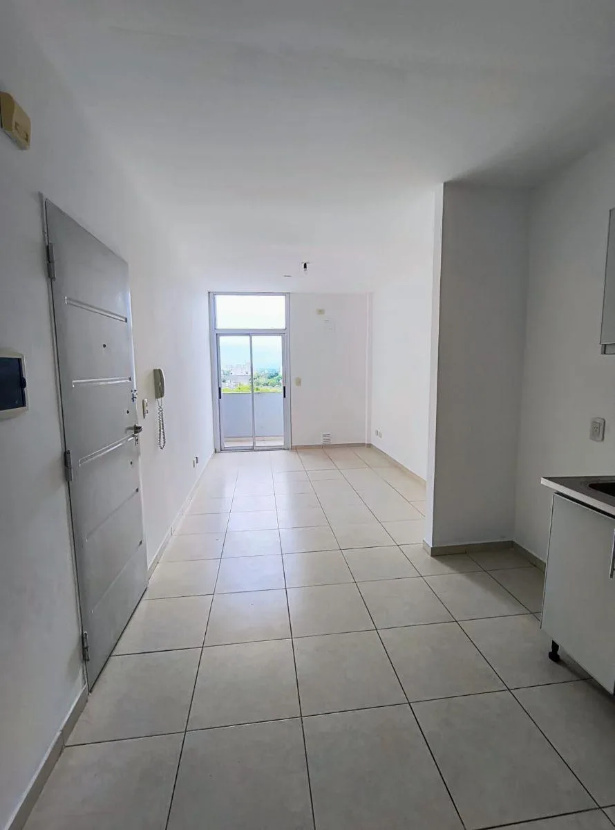 Apartamento de 1 quarto de frente no 7º andar em La Plata
