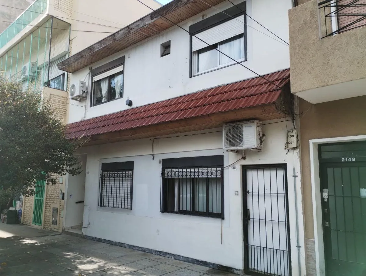 PH de dois ambientes com pátio em Villa General Mitre