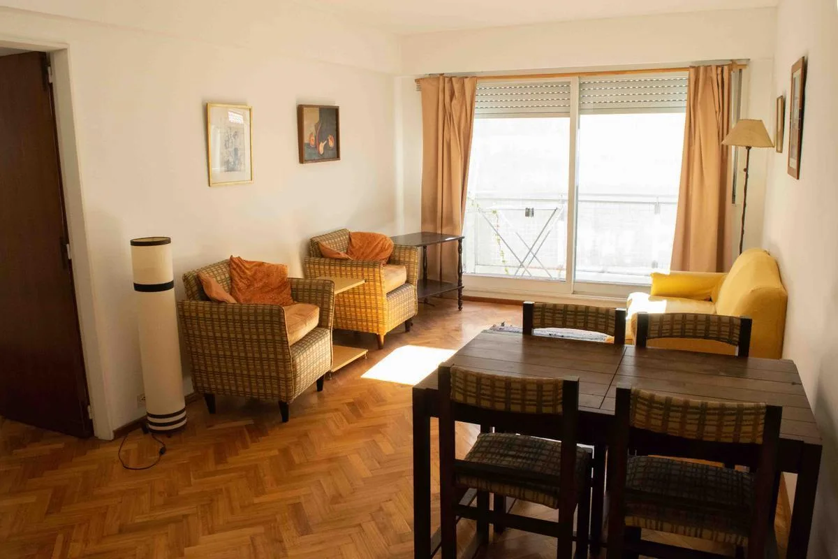 Apartamento de três ambientes mobiliado em Martínez
