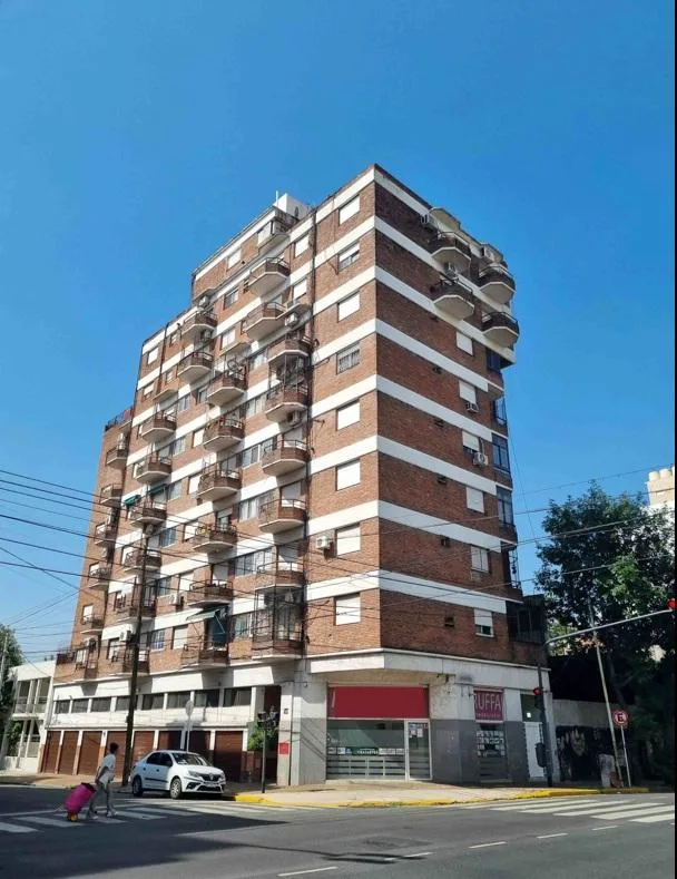 Квартира-студия с балконом на улице в Flores