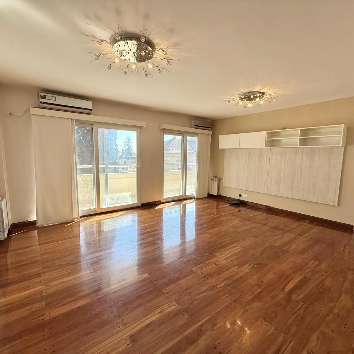 Departamento Piso 4 Ambientes en Alquiler con Cochera en Quilmes Centro