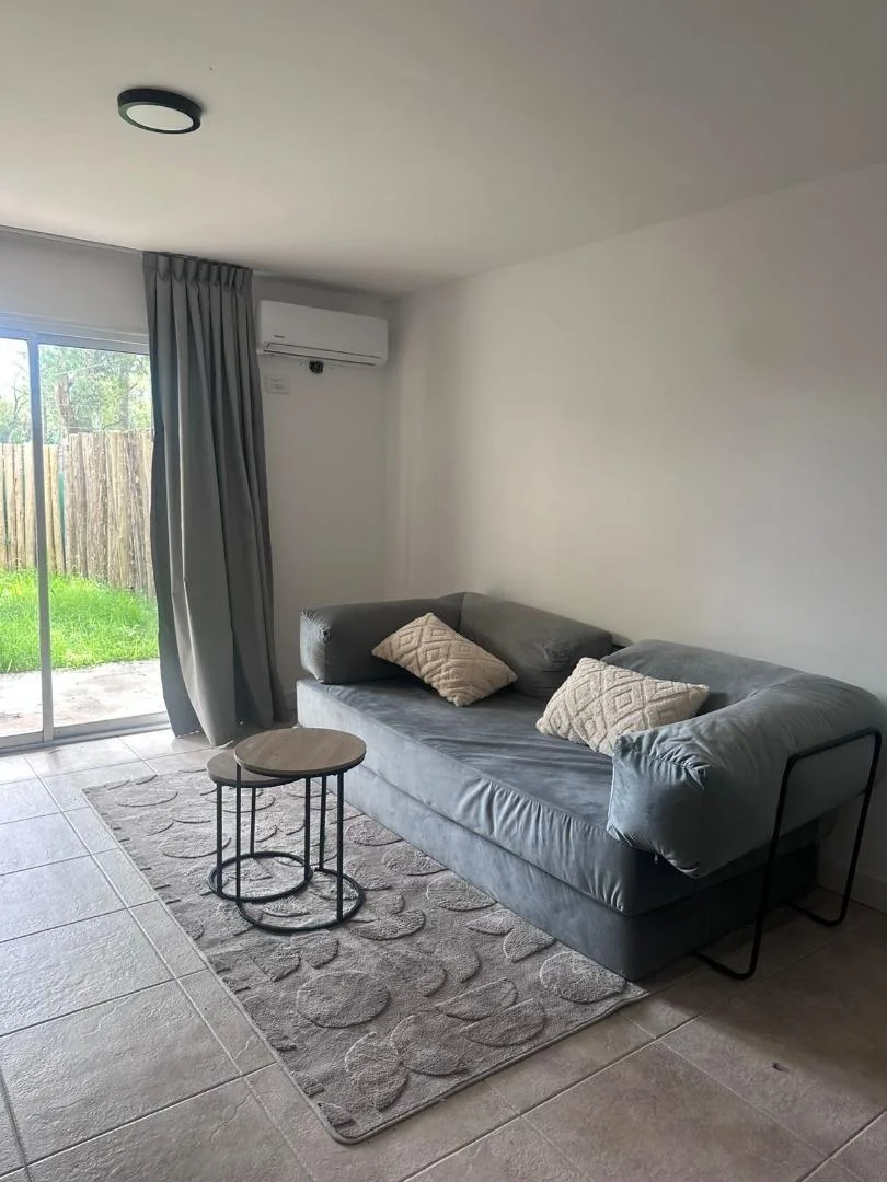 Kitnet mobiliado no rés-do-chão com jardim em Buenos Aires