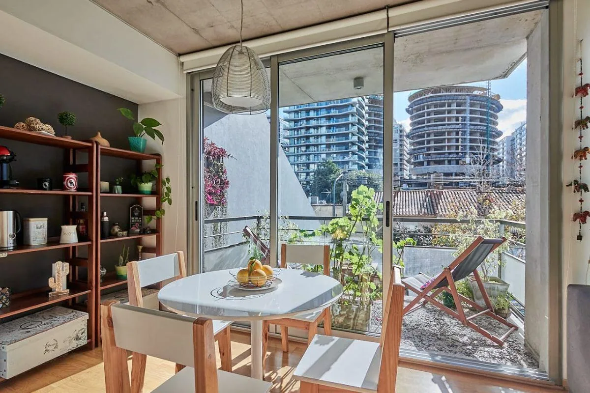 Полуэтажная квартира с 1 спальней и балконом в Vicente López