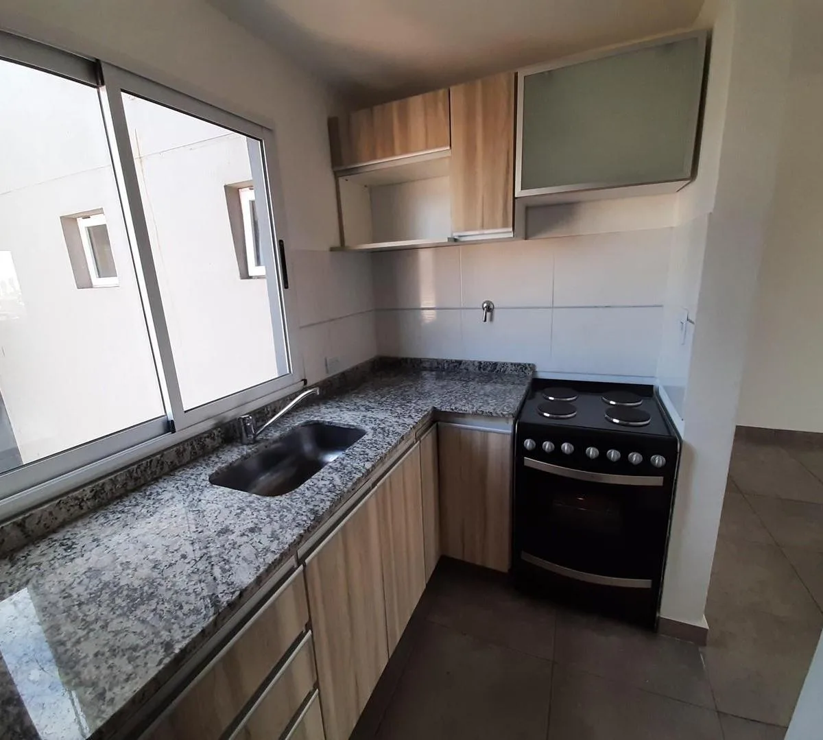 Departamento de 2 ambientes con balcón en Lanús Oeste