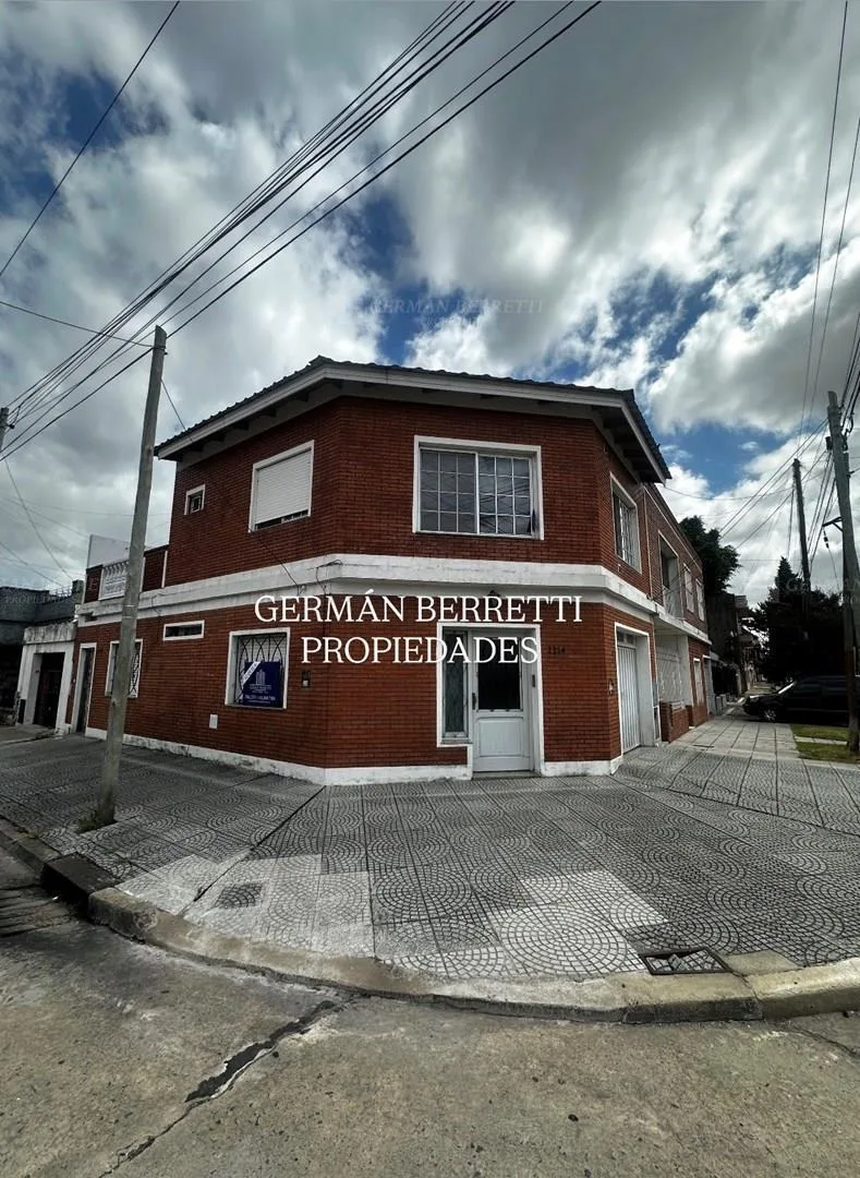 Apartamento de dois ambientes com 1 quarto em Lanús