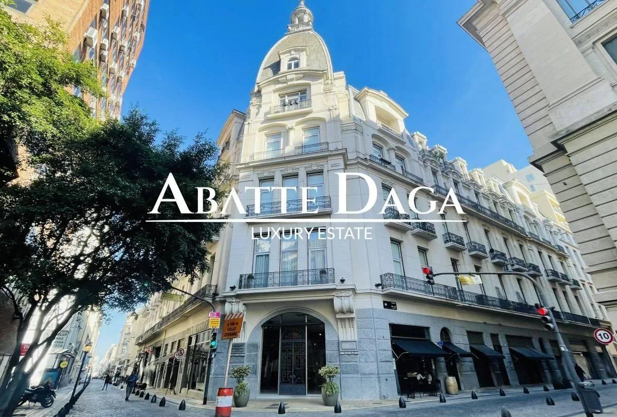 Furnished two-room apartment in Monserrat