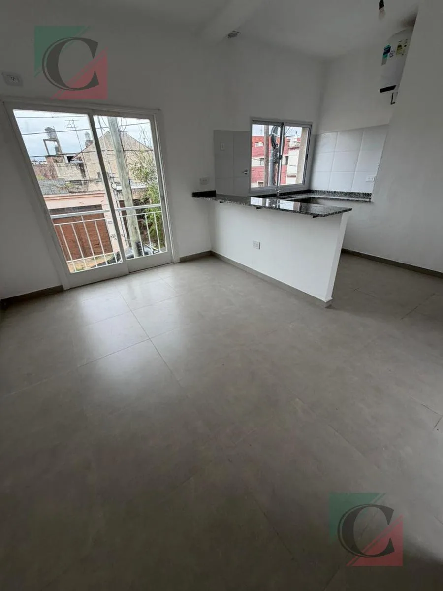 Apartamento de 3 ambientes com 2 quartos em Lanús Oeste