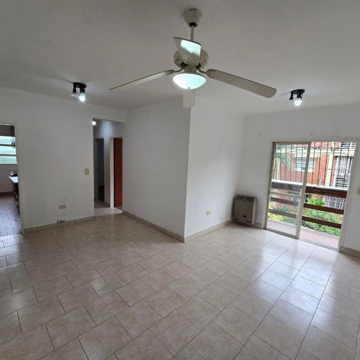 Alquiler de Departamento 3 Ambientes en Primer Piso - Barrio Coca Cola - Vitun 3 - Monte Grande