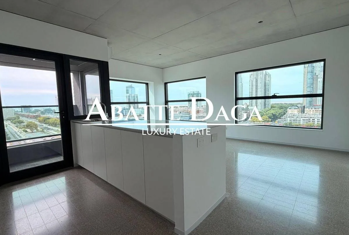 Apartamento de dois dormitórios em San Telmo com vista para o Rio e dique