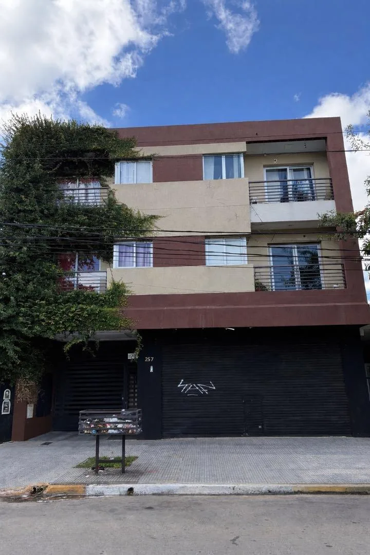 Apartamento de dois ambientes com 1 quarto em Merlo