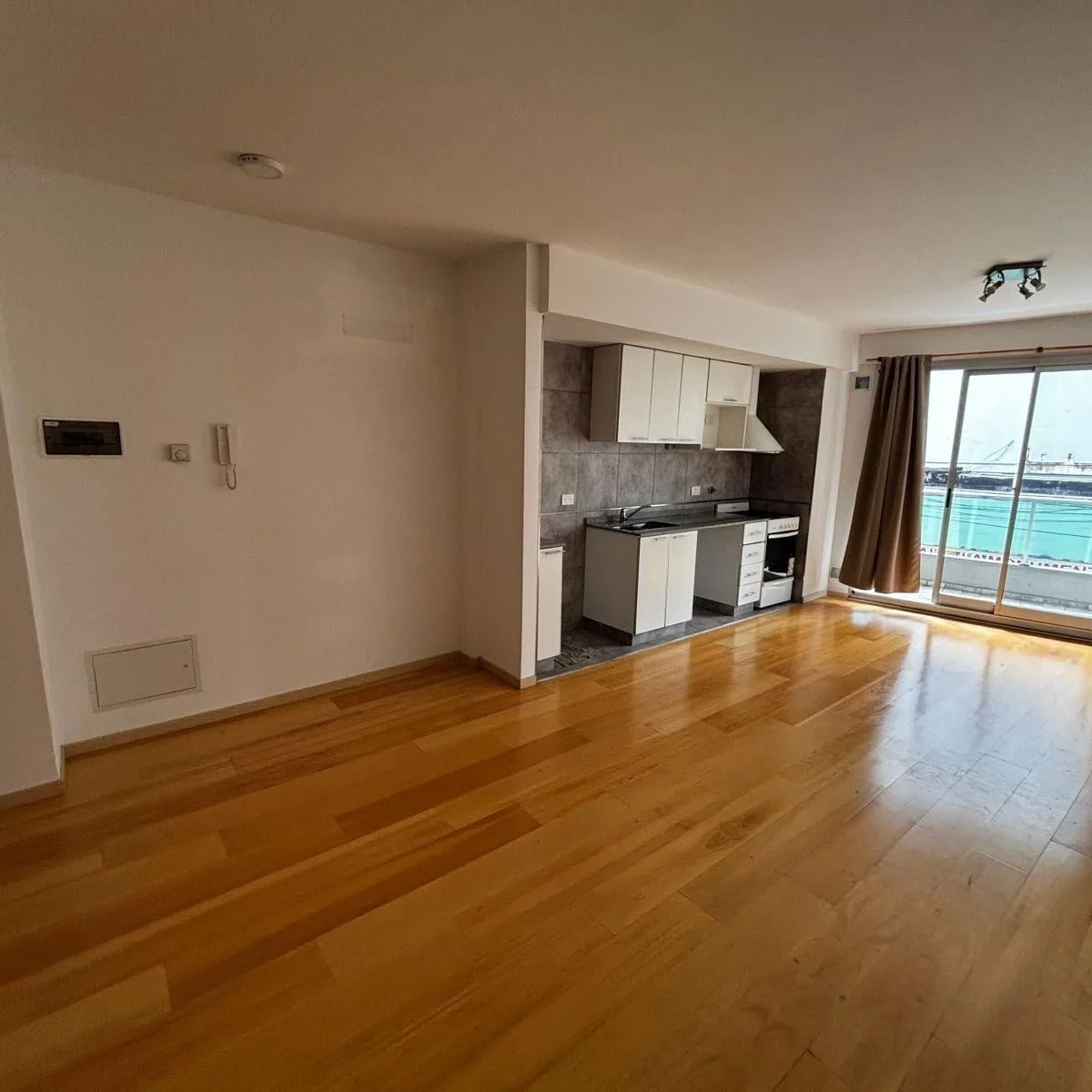 Kitnet com balcão em Palermo