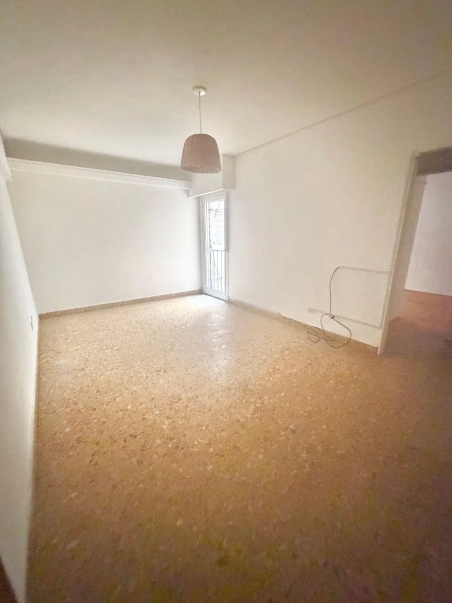 Three-room apartment in Villa del Parque facing Plaza Aristóbulo del Valle