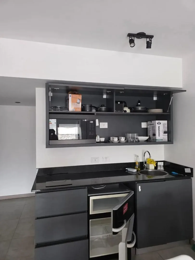 Квартира-студия с мебелью в Monserrat