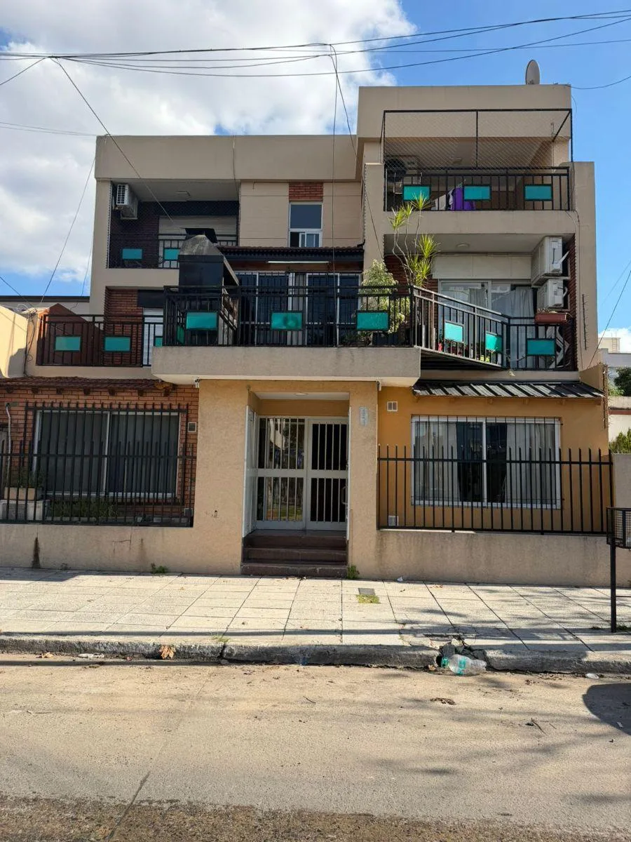 PH en planta baja de 3 ambientes en San Justo