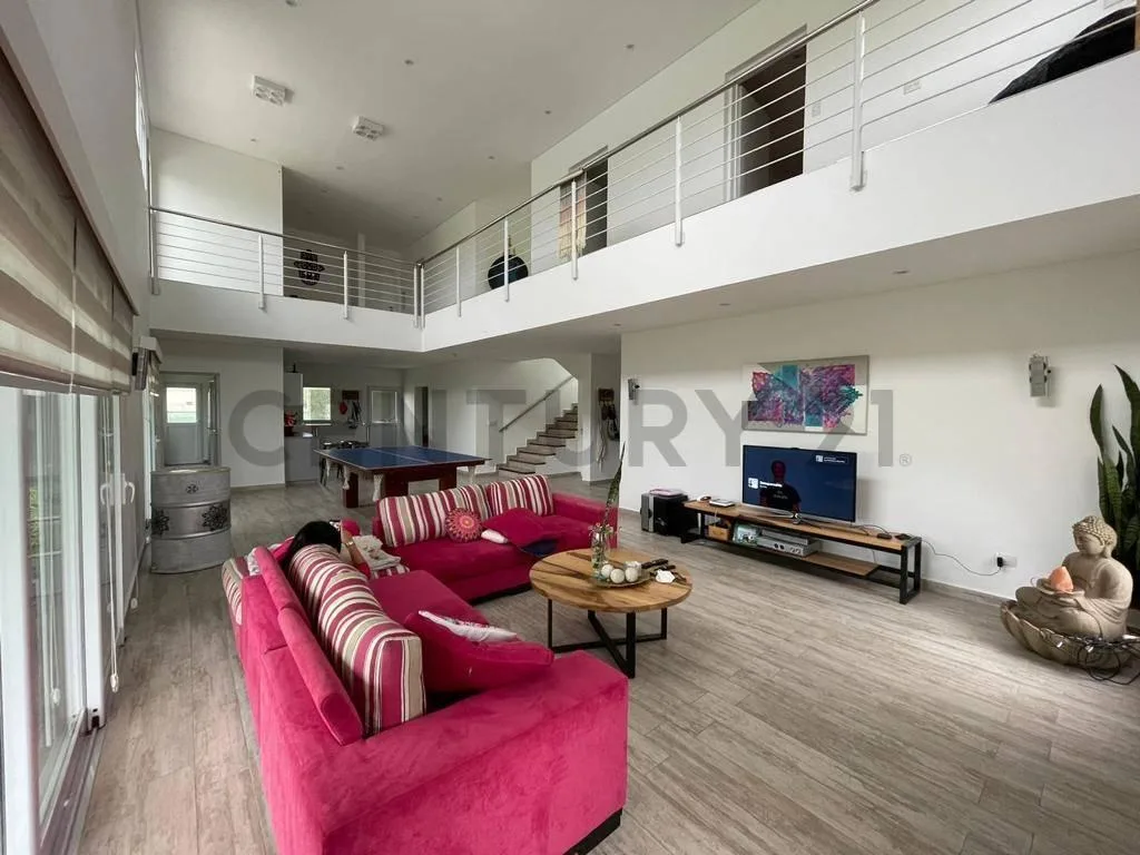 Four-bedroom furnished house for annual rent in El Barrio Fincas de San Vicente (Golf Sector)