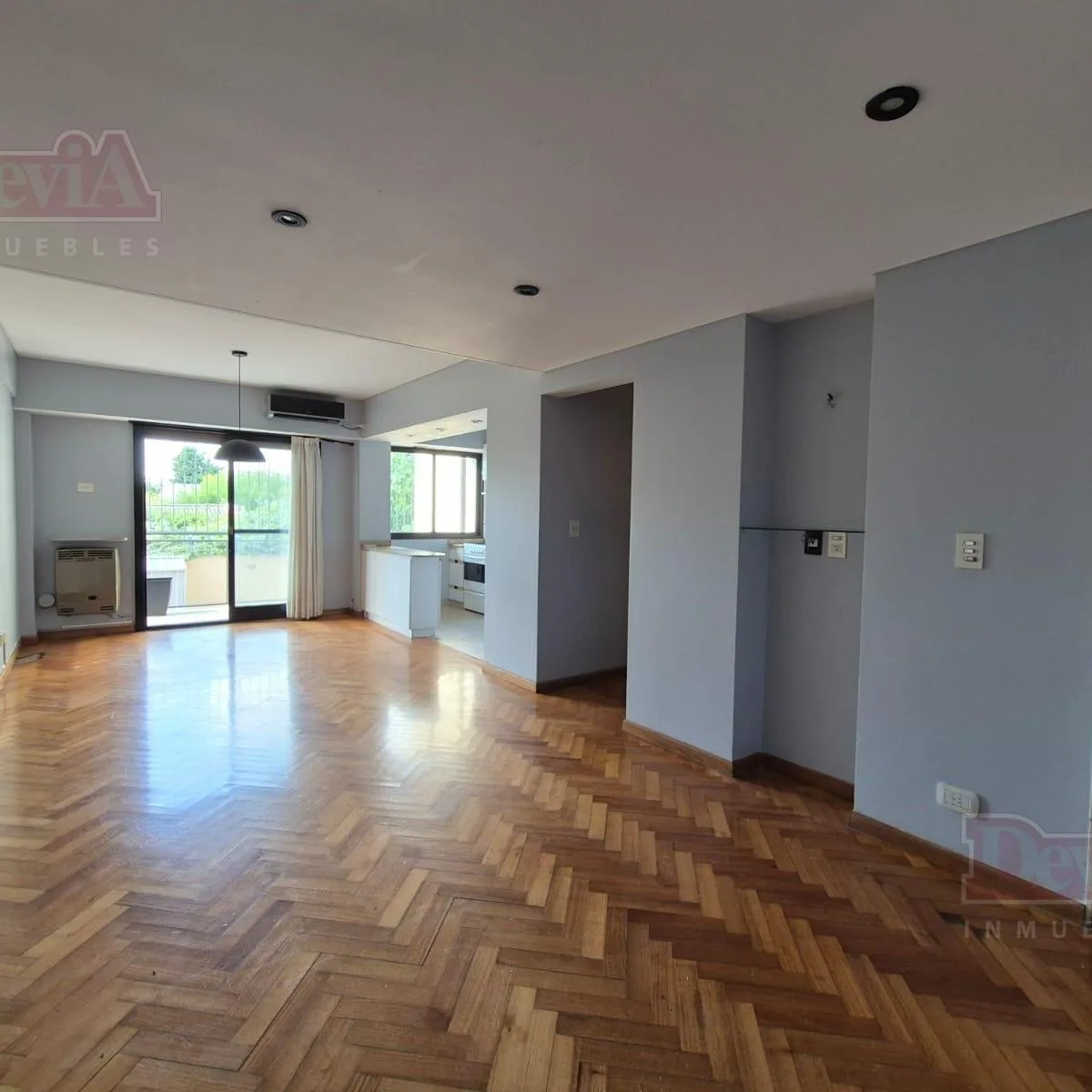 Two-room apartment with balcony in Núñez