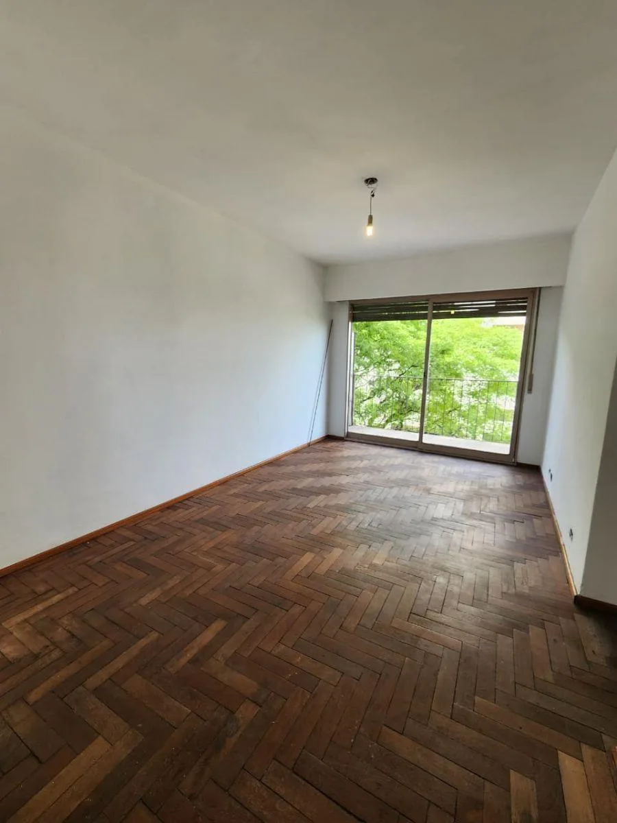 Departamento de 3 ambientes con cochera en Tapiales