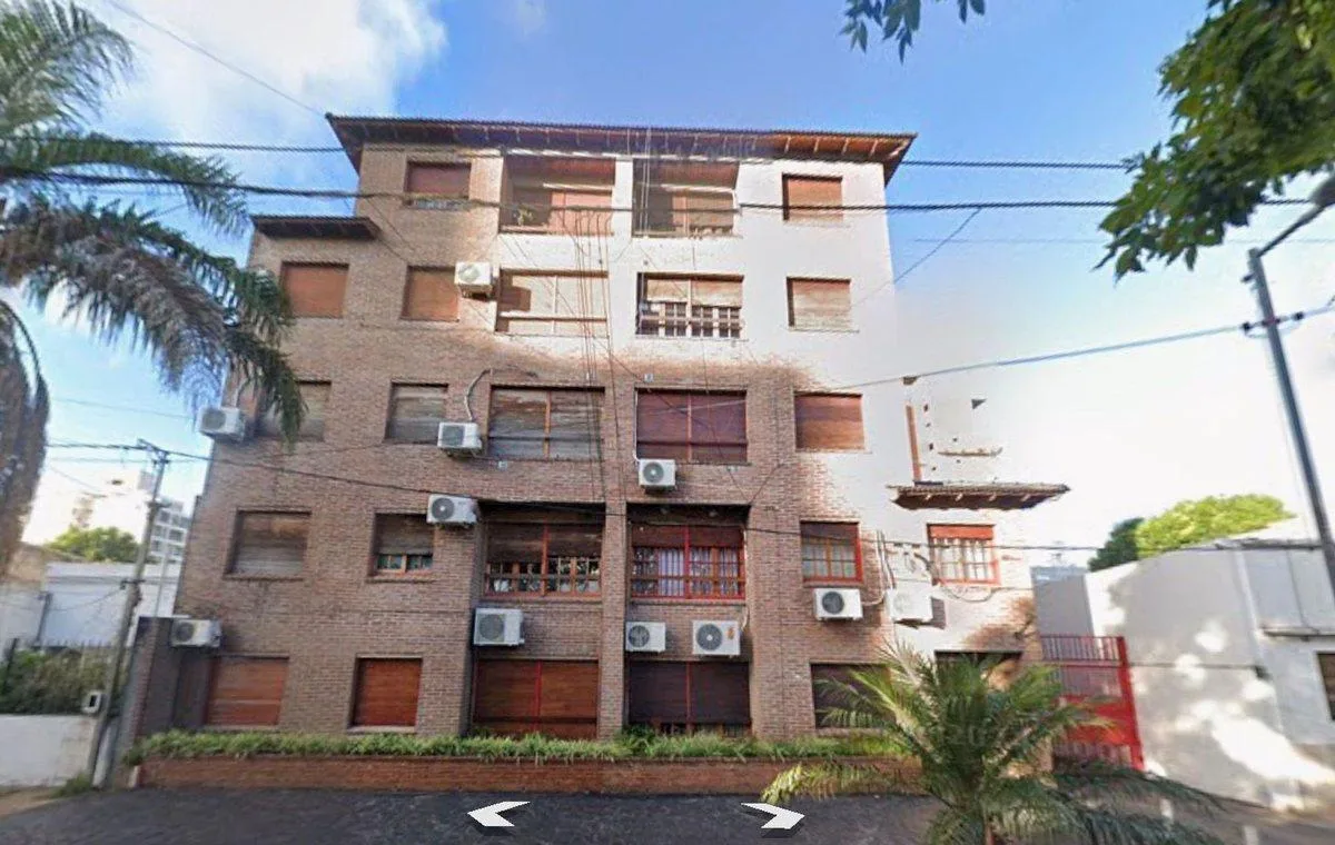 Apartamento de 2 dormitórios com varanda e vaga de garagem em La Plata