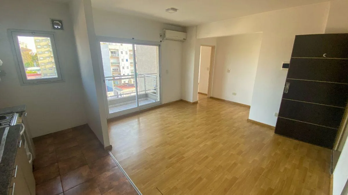 Apartamento de 2 ambientes com 1 quarto em Caseros
