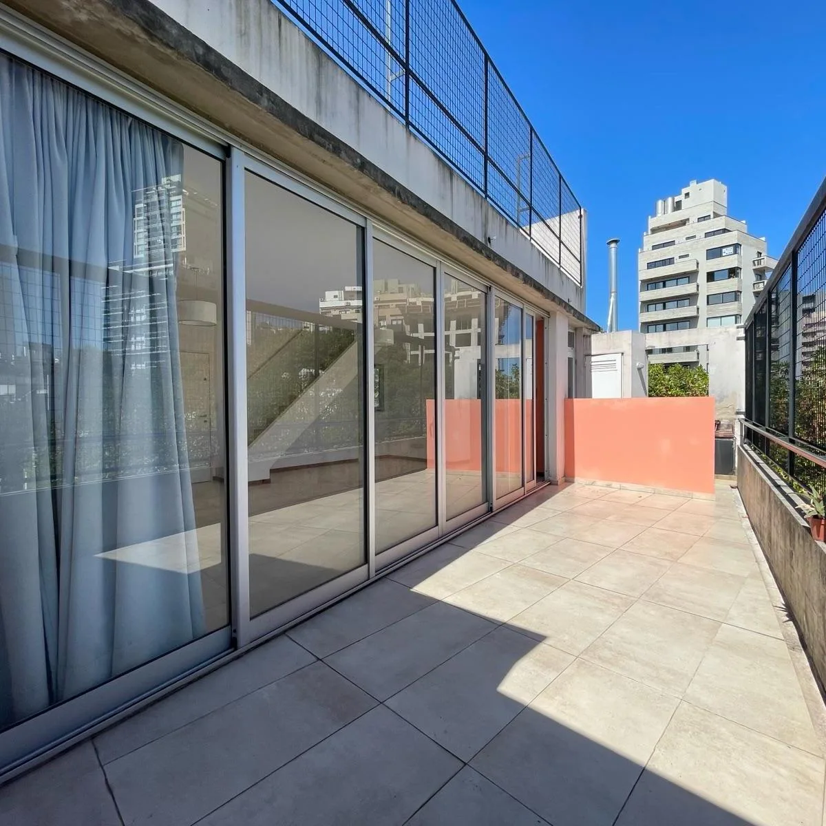 Apartamento tipo dúplex com terraço e churrasqueira em Chacarita