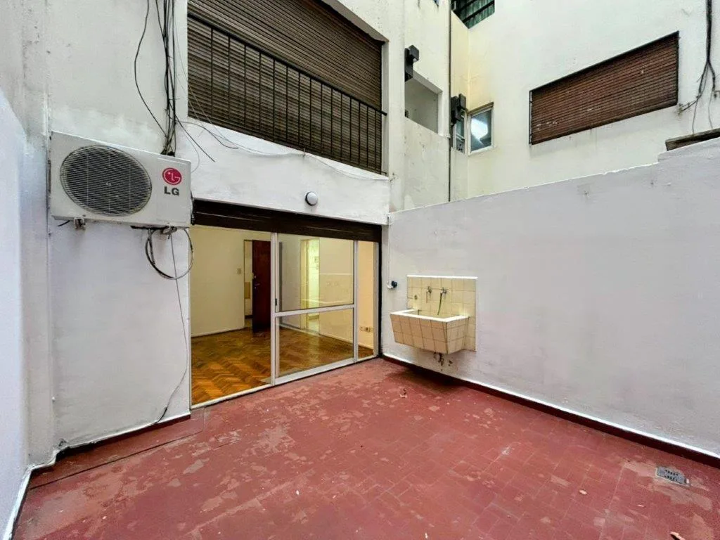 Departamento de 2 ambientes con patio en Belgrano