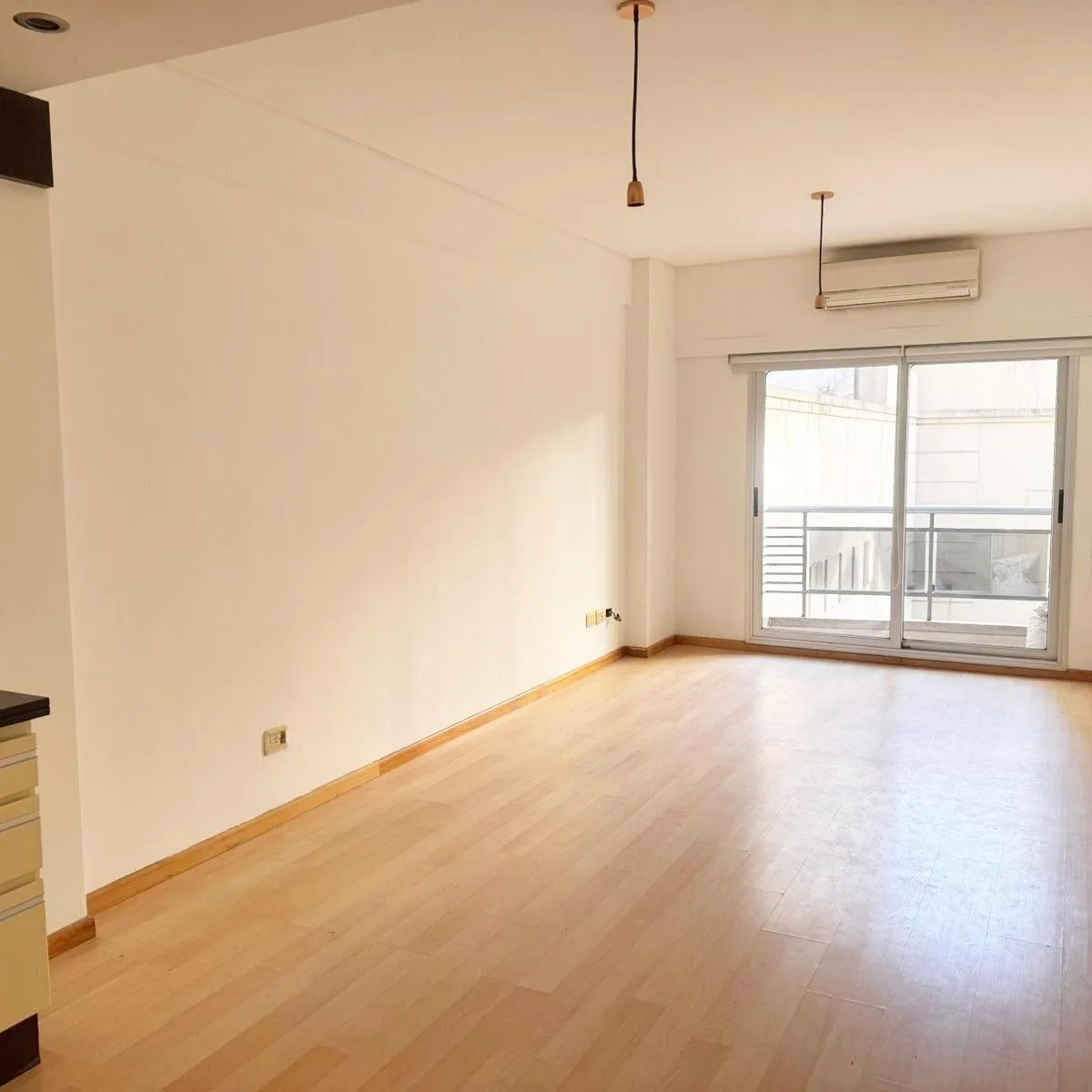 Квартира-студия с балконом в Flores