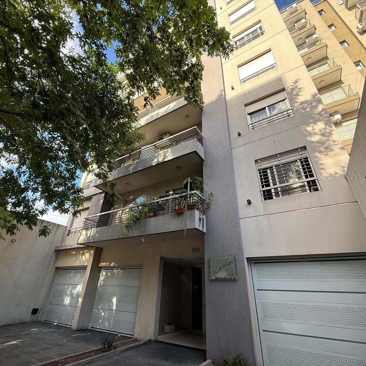 Apartamento de dois ambientes com 1 quarto para alugar em Morón