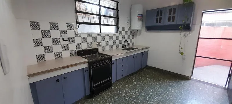 PH de três ambientes com 2 dormitórios em La Tablada