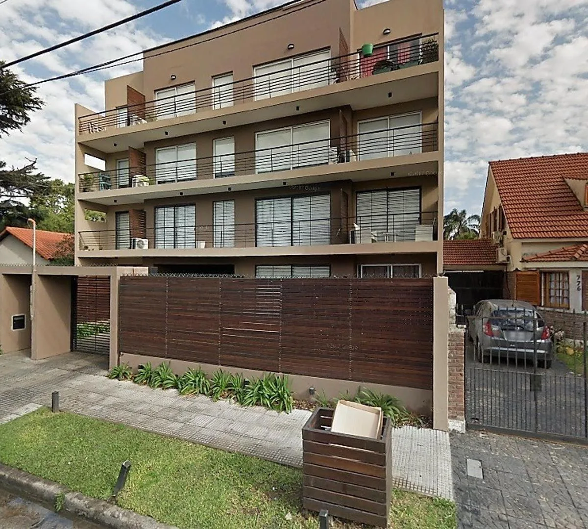 Departamento de 2 ambientes con cochera en Morón