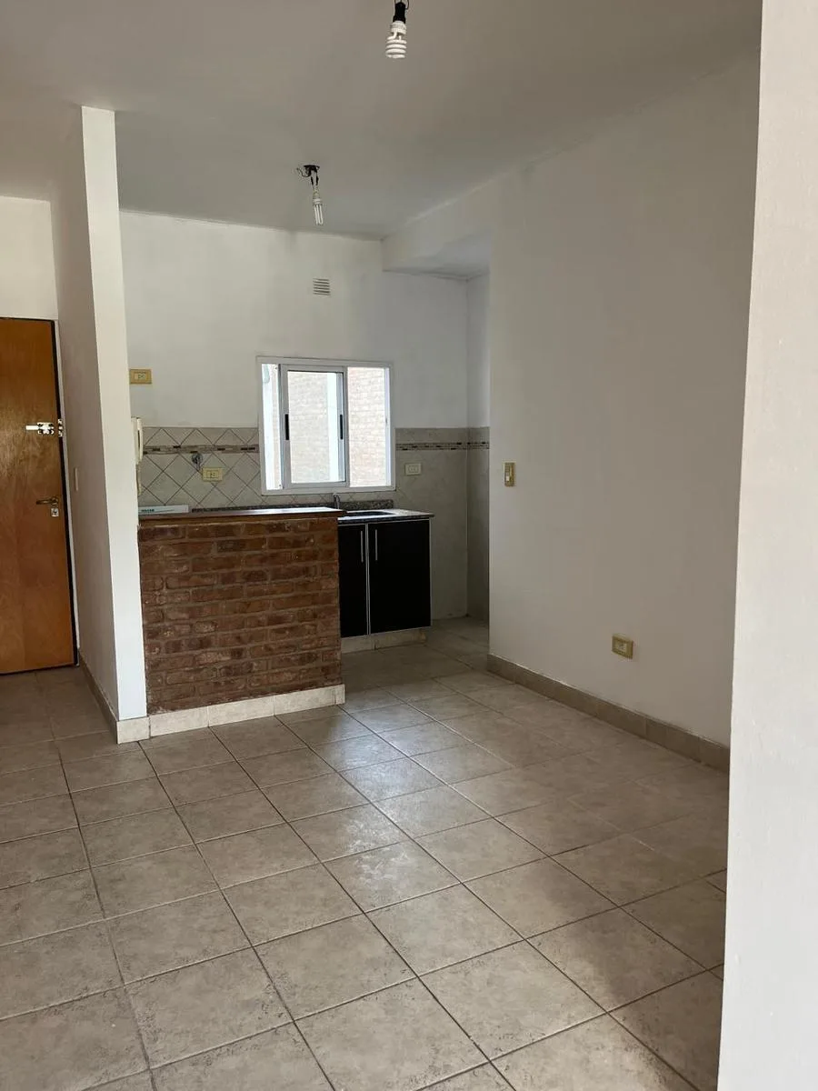 Departamento de 2 ambientes con balcón en Villa Luzuriaga