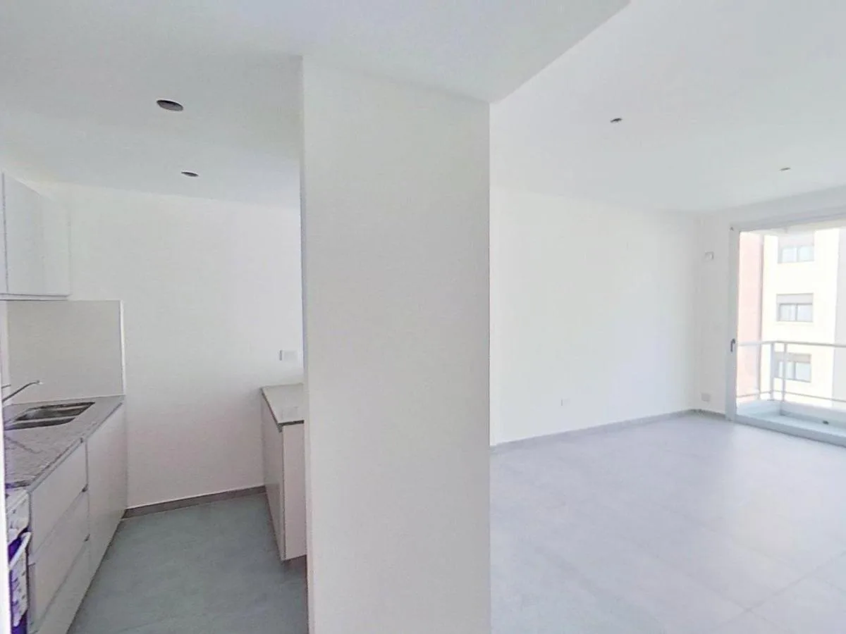 Apartamento de 1 quarto com varanda em La Plata