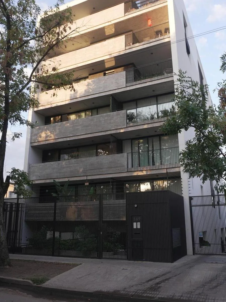 Apartamento de três ambientes com 2 dormitórios mobiliado em Ituzaingó Norte