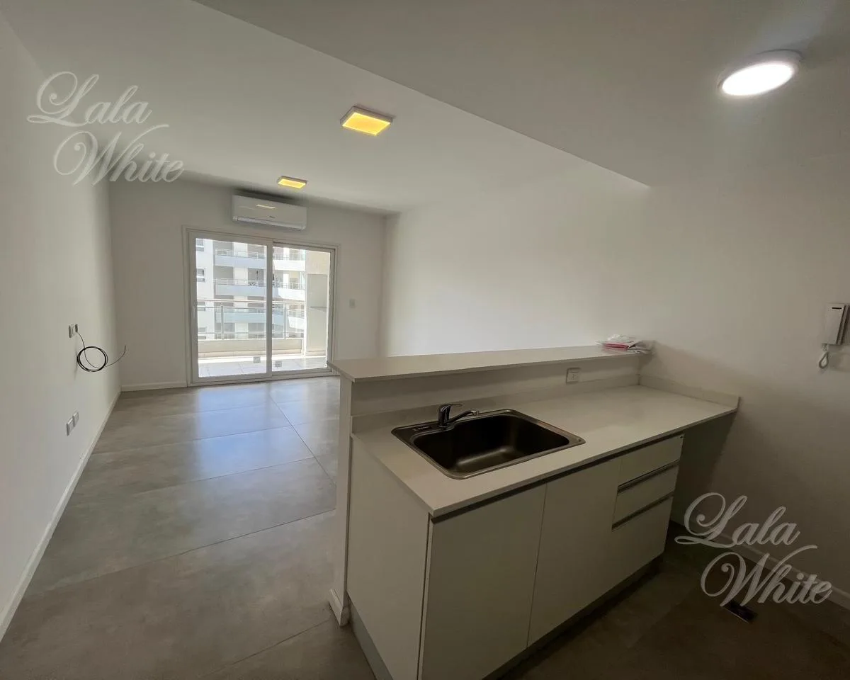 One-bedroom apartment in Canning Center